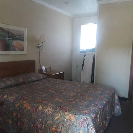 Maples Motel Сандаски Экстерьер фото